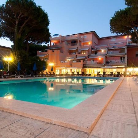 Versilia Palace Hotel Марина ди Пиетрасанта Екстериор снимка