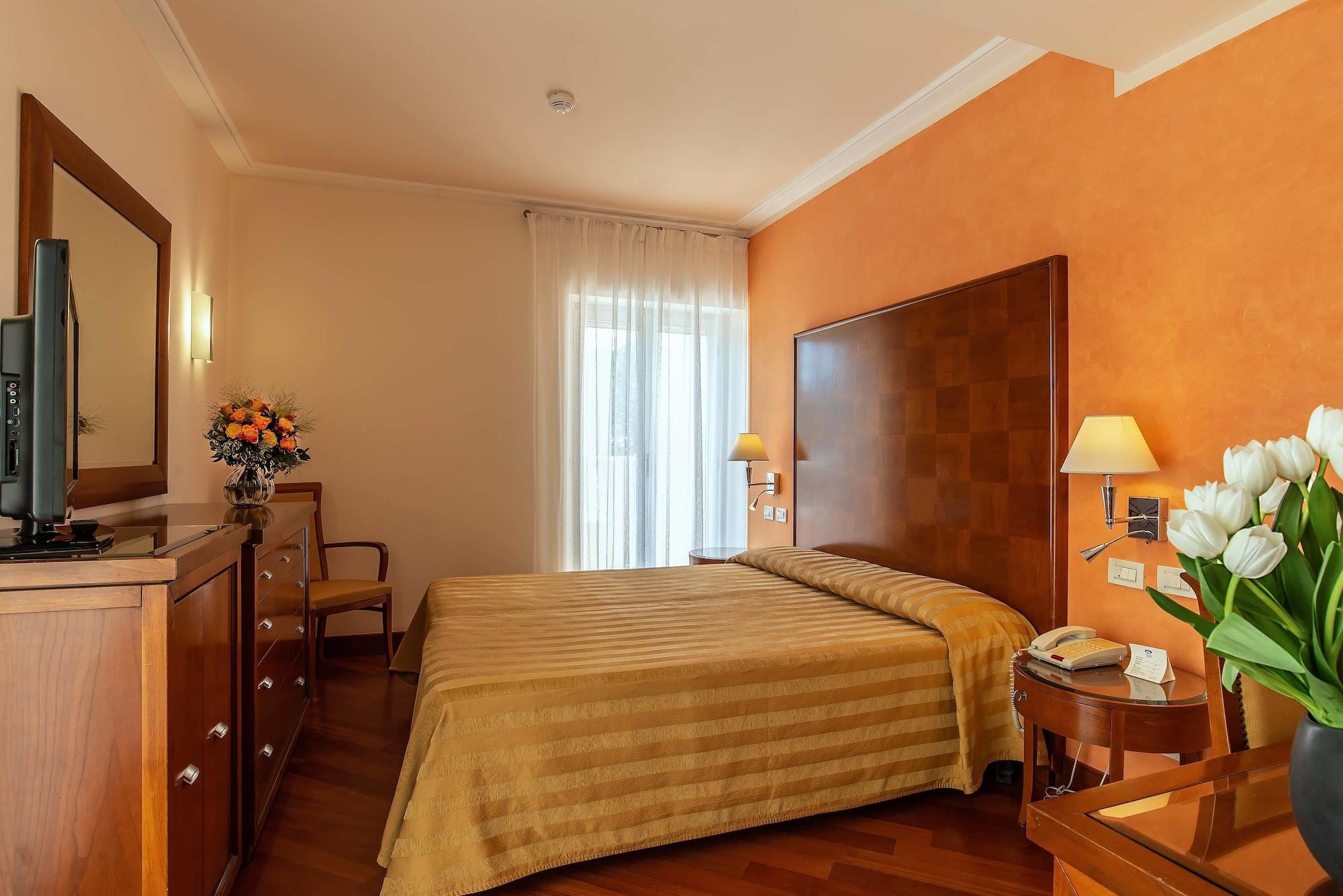 Versilia Palace Hotel Марина ди Пиетрасанта Екстериор снимка