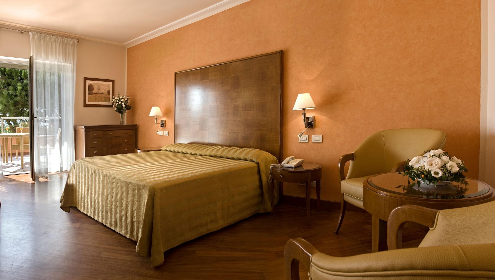 Versilia Palace Hotel Марина ди Пиетрасанта Екстериор снимка