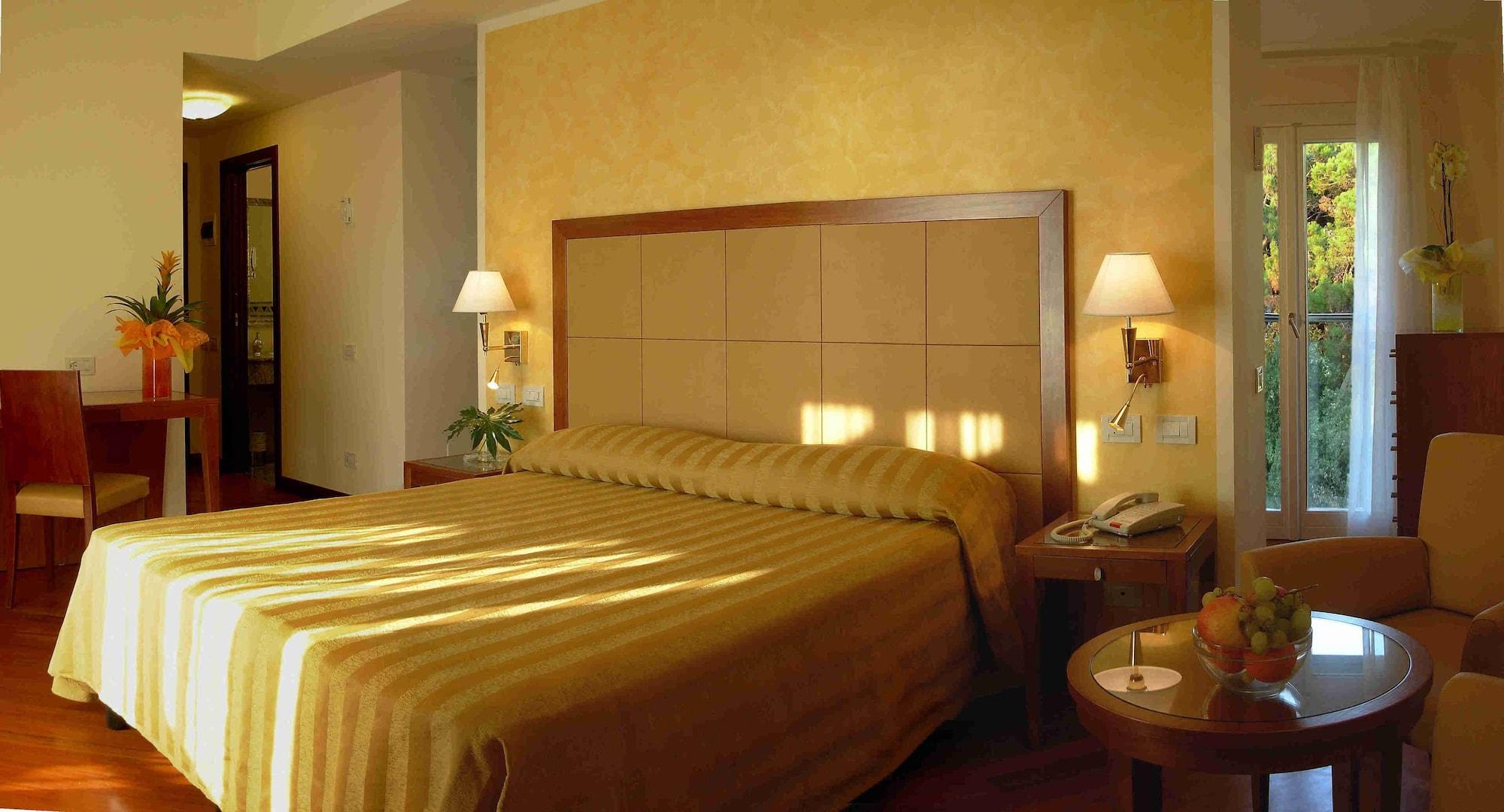 Versilia Palace Hotel Марина ди Пиетрасанта Екстериор снимка