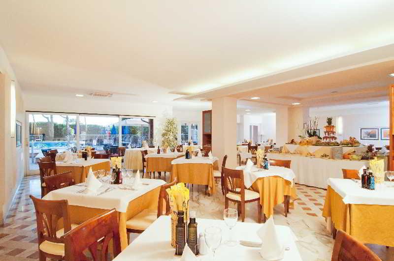 Versilia Palace Hotel Марина ди Пиетрасанта Екстериор снимка