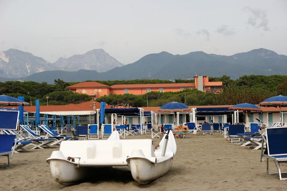 Versilia Palace Hotel Марина ди Пиетрасанта Екстериор снимка
