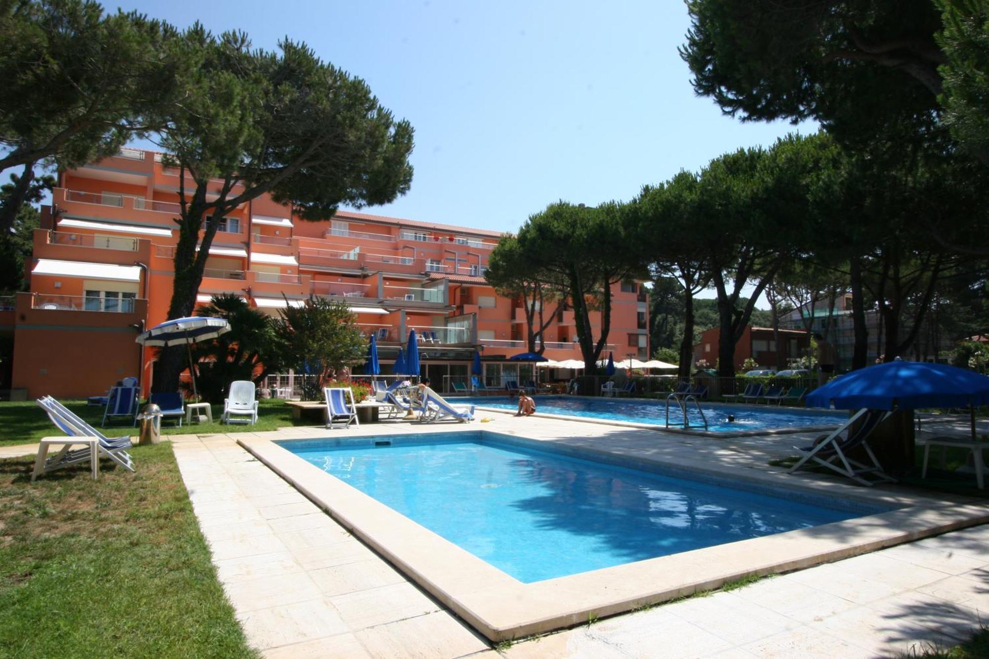 Versilia Palace Hotel Марина ди Пиетрасанта Екстериор снимка