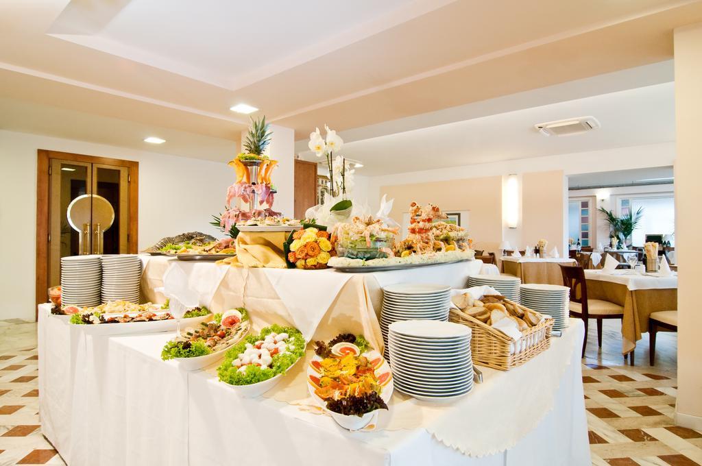 Versilia Palace Hotel Марина ди Пиетрасанта Екстериор снимка
