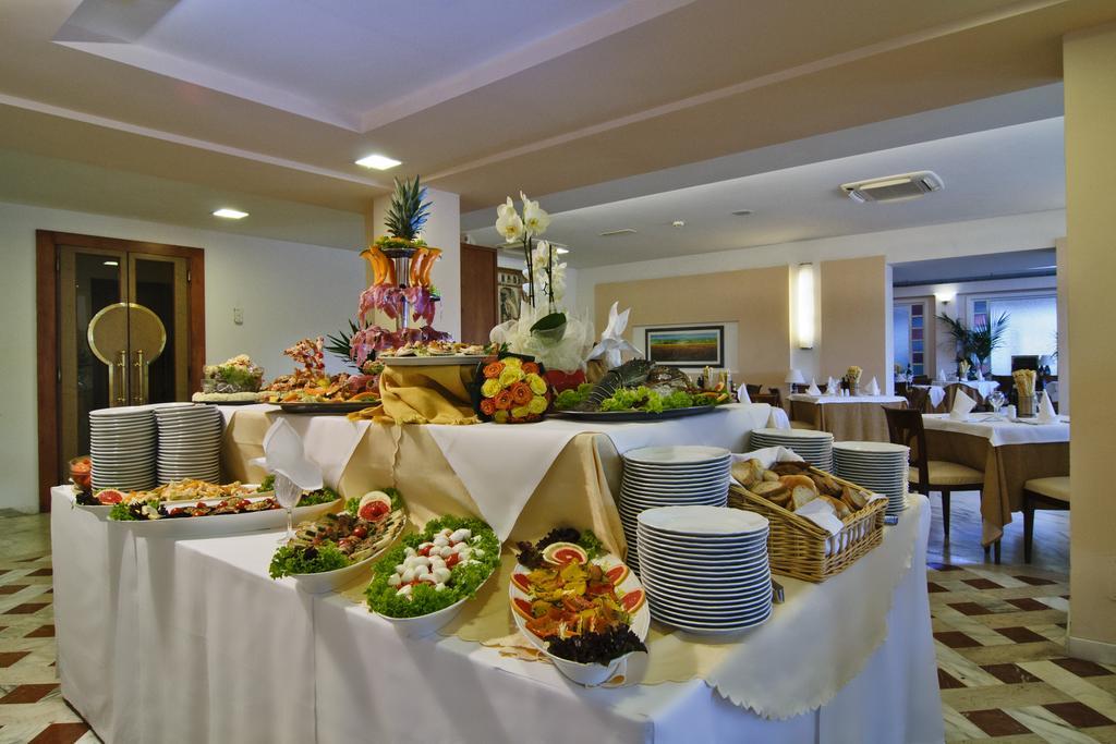 Versilia Palace Hotel Марина ди Пиетрасанта Екстериор снимка